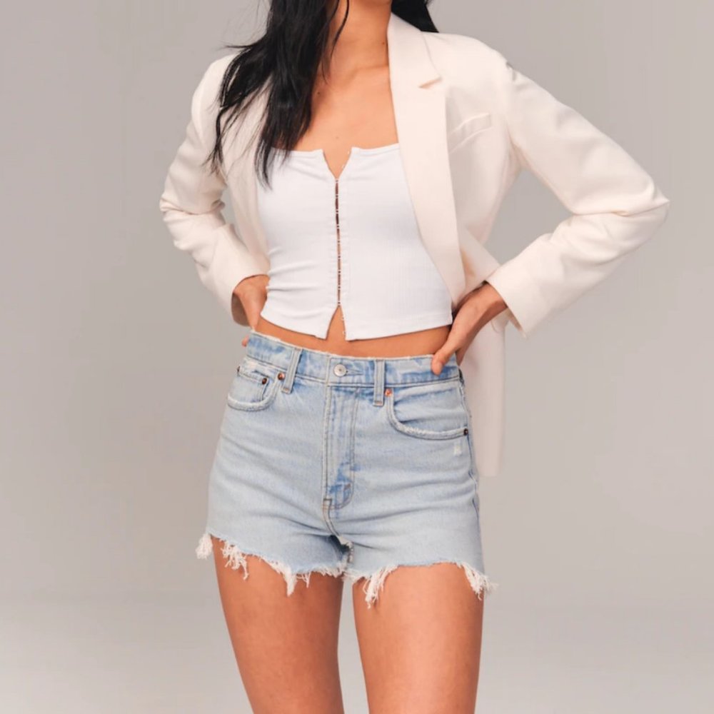 Abercrombie High Rise Mom Short Light Wash